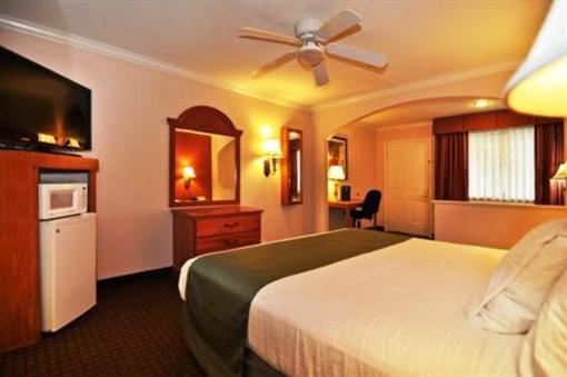 фото отеля BEST WESTERN Pearland Inn
