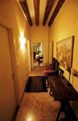 фото отеля Cosy Apartments Venice