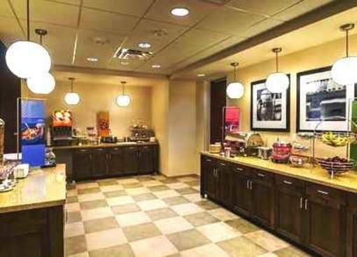 фото отеля Hampton Inn and Suites Salem