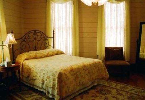 фото отеля Booker-Lewis House Bed and Breakfast