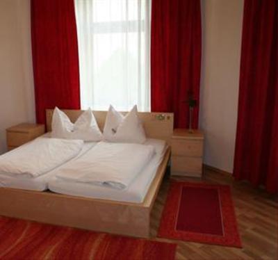 фото отеля Hotel Garni Wilder Mann Linz