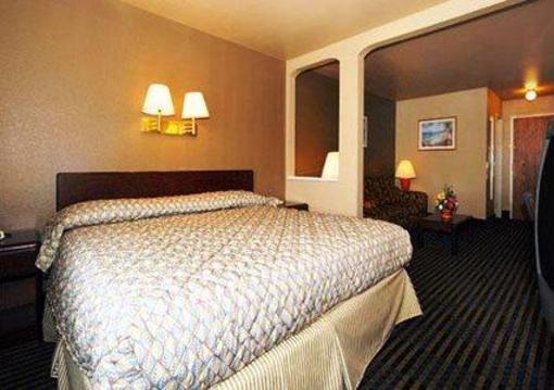 фото отеля Rodeway Inn & Suites Lake Havasu City