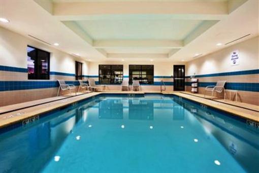 фото отеля Holiday Inn Express Hotel & Suites Picayune