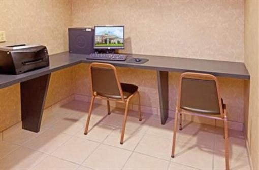 фото отеля Holiday Inn Express Suites Elizabethtown