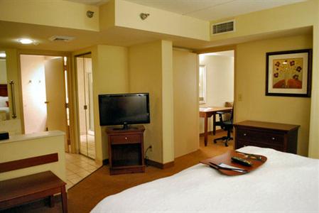 фото отеля Hampton Inn Capital Boulevard North Raleigh