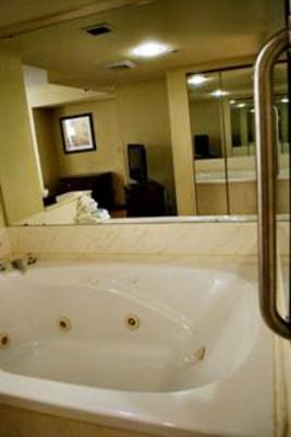 фото отеля Hampton Inn Capital Boulevard North Raleigh