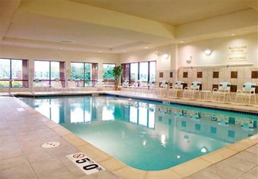 фото отеля Courtyard by Marriott Madison East