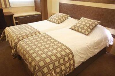 фото отеля Hotel Kyriad Prestige Montpellier Ouest