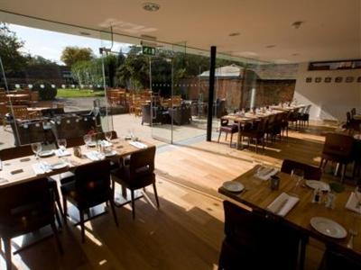 фото отеля The Talbot Inn Ripley