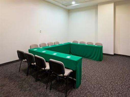 фото отеля Holiday Inn Express Guadalajara Sur Tlaquepaque