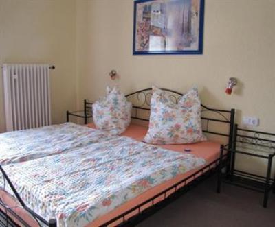 фото отеля Hotelpension Garni Zur Rose