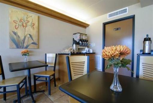 фото отеля Americas Best Value Inn & Suites Conway