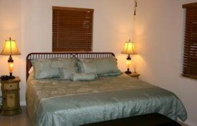 фото отеля ValGal So. Florida Waterfront Vacation Rentals Hollywood