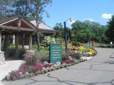 фото отеля Riverwood Inn and Conference Center