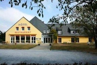 фото отеля Hotel De la Loire Ancenis