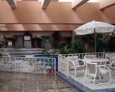 фото отеля Country Plaza Hotel Guadalajara