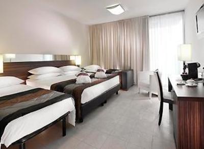 фото отеля Mercure Rimini Lungomare