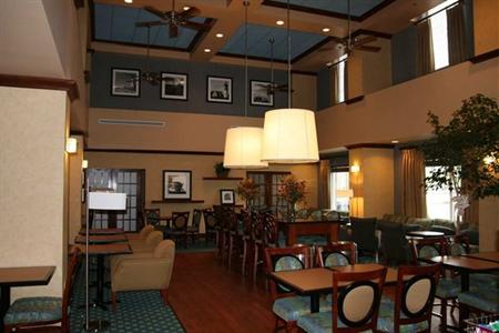 фото отеля Hampton Inn and Suites Cape Cod - West Yarmouth