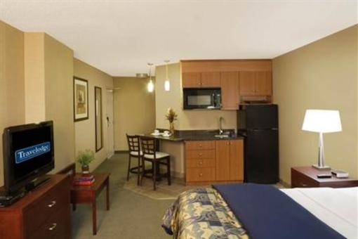 фото отеля Travelodge Oshawa Whitby