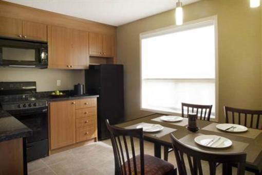 фото отеля Travelodge Oshawa Whitby
