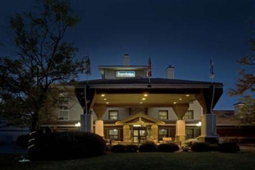 фото отеля Travelodge Oshawa Whitby