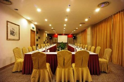 фото отеля Xujiahui Park Hotel