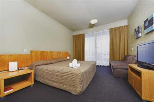 фото отеля Gilligans Backpackers Hotel & Resort