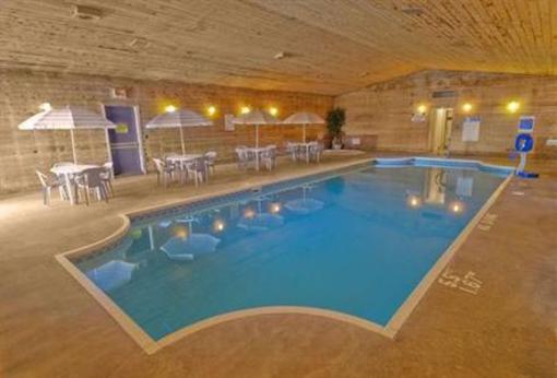 фото отеля Americas Best Value Inn Marquette