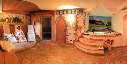 фото отеля Hotel Laurino Pozza di Fassa