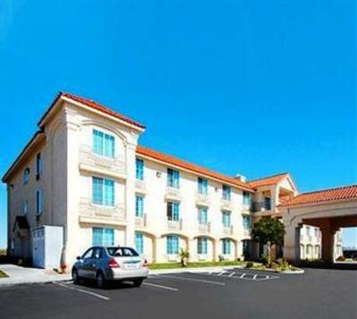 фото отеля Comfort Inn & Suites Lancaster (California)