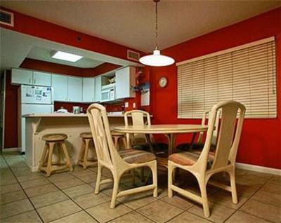 фото отеля Meyer Real Estate Vacation Rentals Four Winds Orange Beach