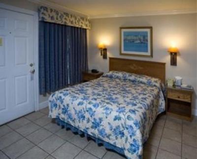 фото отеля Sea Breeze Inn & Cottages