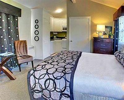 фото отеля Sea Breeze Inn & Cottages