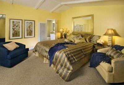 фото отеля Sea Breeze Inn & Cottages