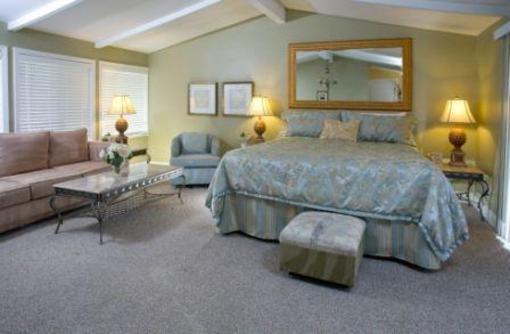 фото отеля Sea Breeze Inn & Cottages