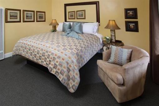 фото отеля Sea Breeze Inn & Cottages