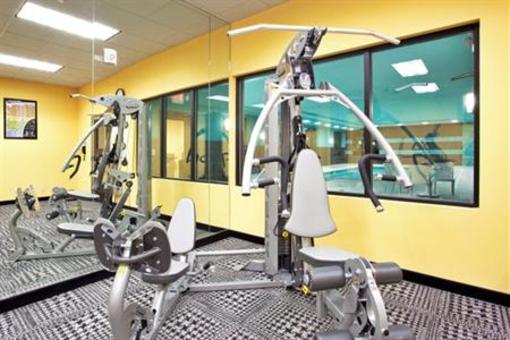фото отеля Holiday Inn Express Hotel & Suites Norfolk International Airport