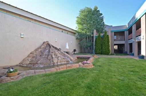фото отеля BEST WESTERN Turquoise Inn and Suites