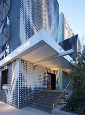 фото отеля BEST WESTERN PLUS Hollywood Hills Hotel