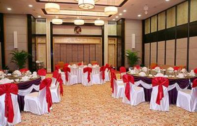 фото отеля Holiday Inn Sea View Qinhuangdao