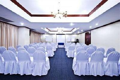 фото отеля Berjaya Manila Hotel - Philippines