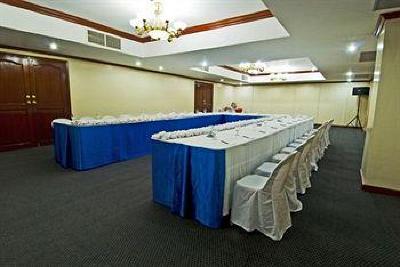 фото отеля Berjaya Manila Hotel - Philippines