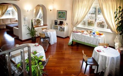 фото отеля Vittoria House