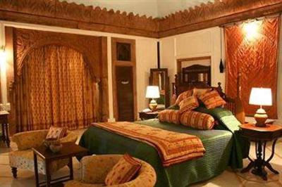фото отеля WelcomHeritage Balsamand Lake Palace Hotel Jodhpur