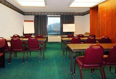 фото отеля Econo Lodge Inn & Suites Canton
