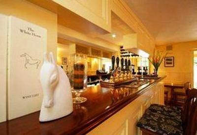 фото отеля White Horse Inn Sutton (England)