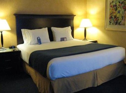 фото отеля Holiday Inn Express Grover Beach-Pismo Beach Area