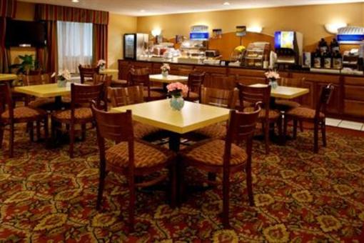 фото отеля Holiday Inn Express Mt. Vernon