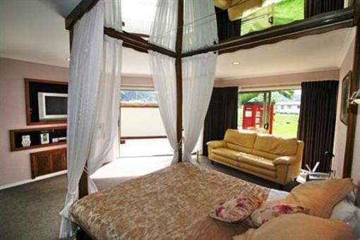 фото отеля Breakers Motel Whangamata
