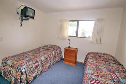 фото отеля Breakers Motel Whangamata